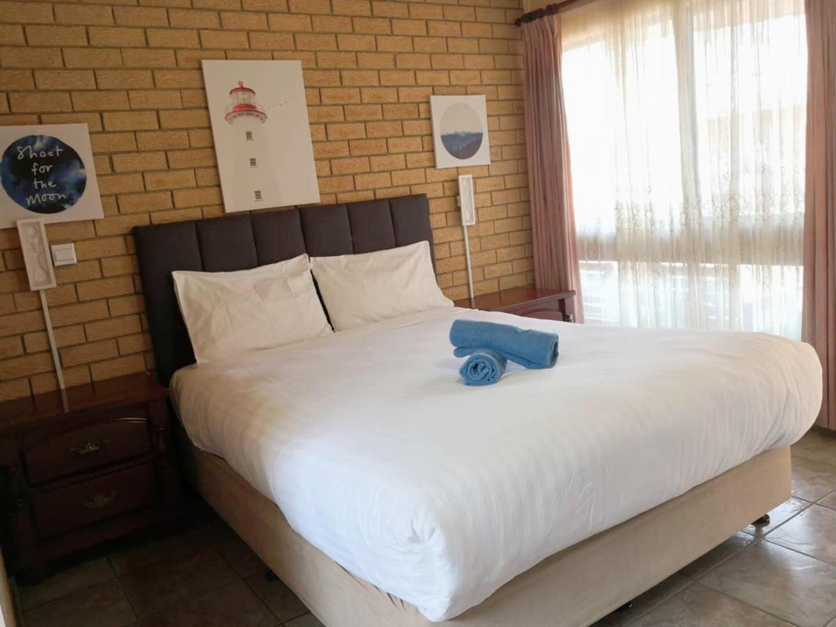 Lake Front Motel Зе-Энтранс Экстерьер фото