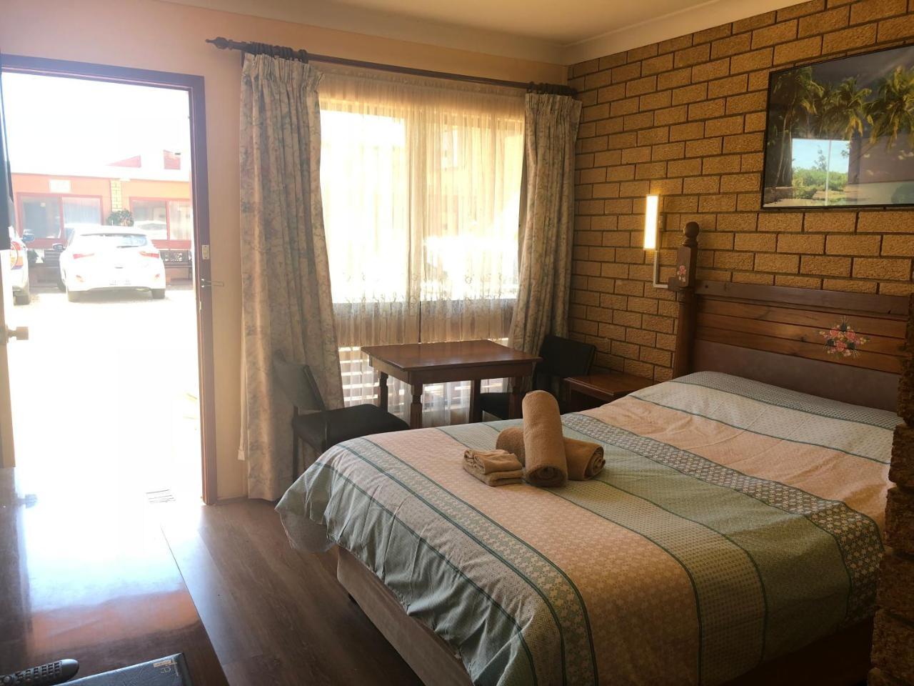 Lake Front Motel Зе-Энтранс Экстерьер фото